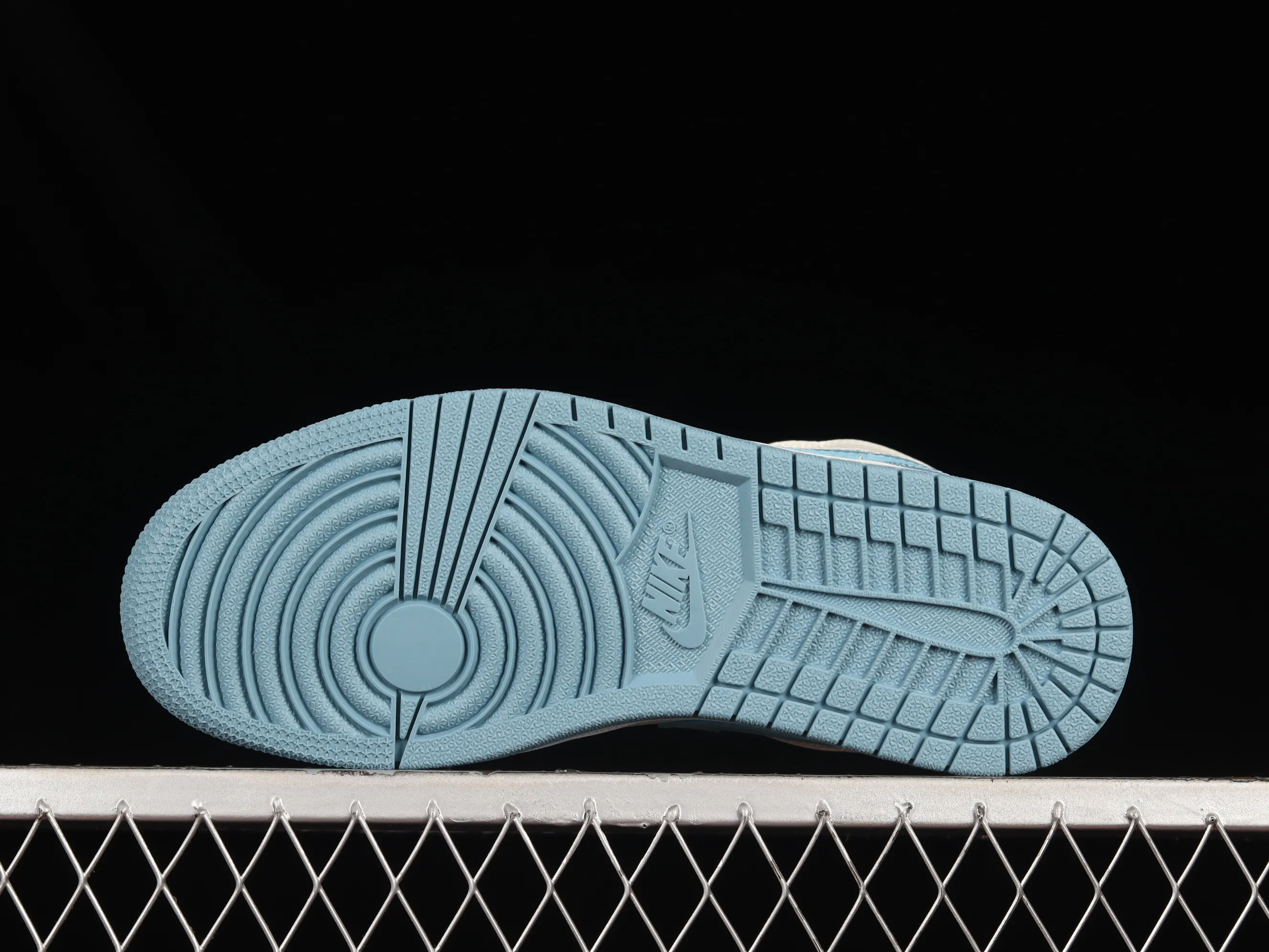 All Categories Air Jordan Jordan Series Basketball Shoes Air Jordan 1 Mid Air Jordan 1 Mid AJ1 Joe 1 North Carolina Blue Zhongbang Basketball Shoes BQ6472-141